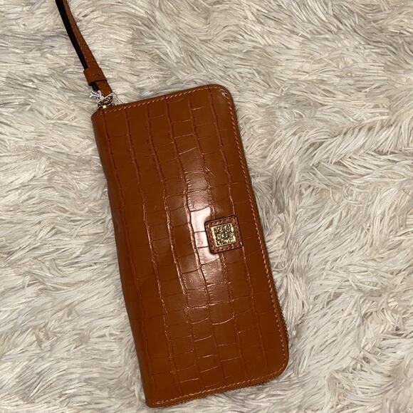 Saddle Tan Anne Klein Wristlet - NWOT - Picture 1 of 6